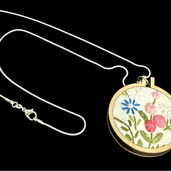 Cross Stitch Floral Pendant on 24" Sterling Silver‎ Chain Handmade Art Necklace - Picture 2 of 5